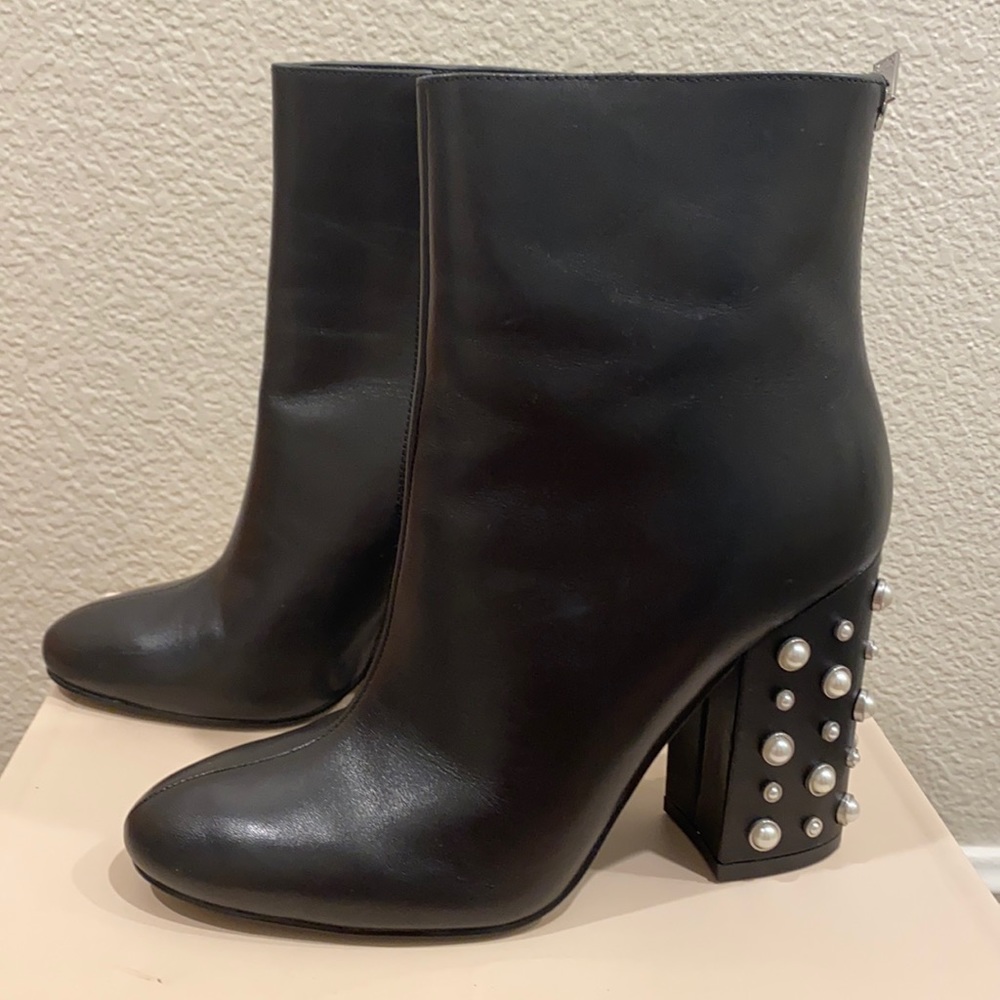 Ivanka Trump Telora Black Leather Size 8